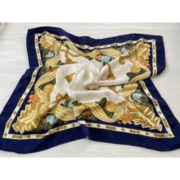 Vintage Classic Square Polyester 1970's Flowers and Gold Rope Pattern 31" Silky - Picture 8 of 12